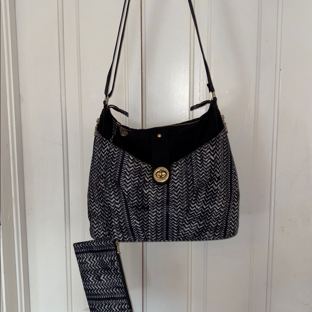 Baggallini Black and White Women's Crossbody bag.